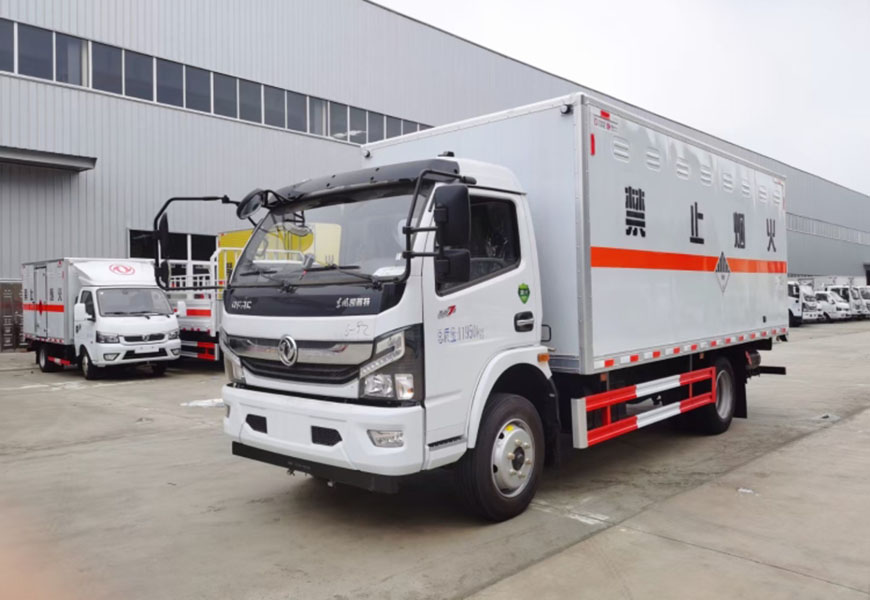 東風凱普特K7雜項危險品廂式運輸車 