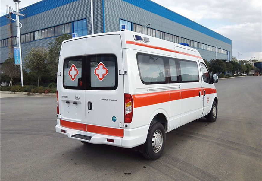 國六大通V80長軸中頂轉運型救護車