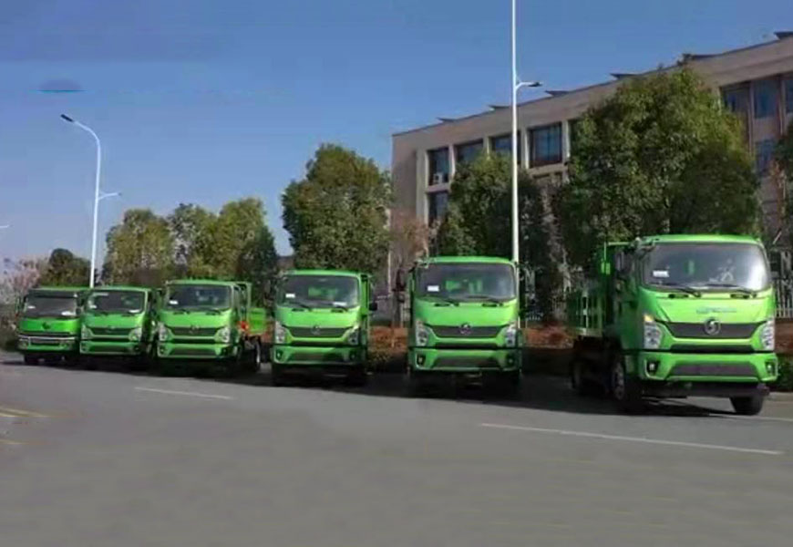 程力集團(tuán)自卸車(chē)批量發(fā)車(chē)