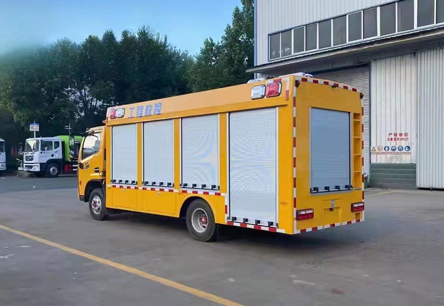 程力東風(fēng)多利卡搶險(xiǎn)車(chē)